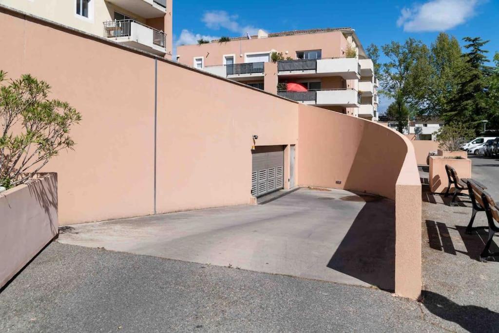 Appartement Avignon Garage-Spacieuse Terrasse ภายนอก รูปภาพ